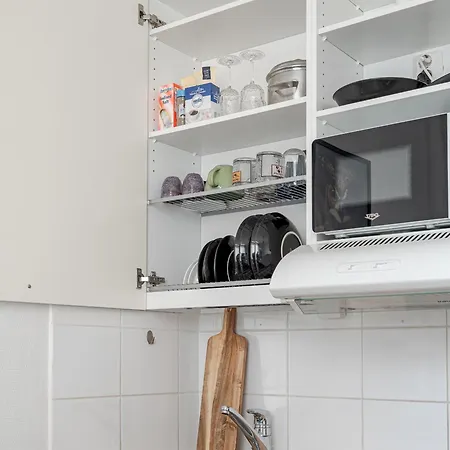 Huoneisto Nordstay - Lovely With Self Check-in